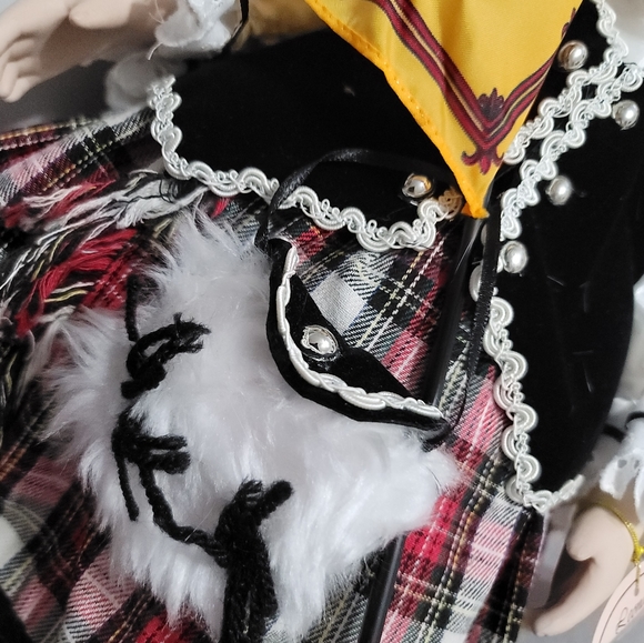 24 inch Porcelain Fiona Doll - Picture 9 of 13